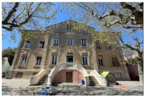 Façade de l'École Saint-Jean Saint-Vincent : L'école en images